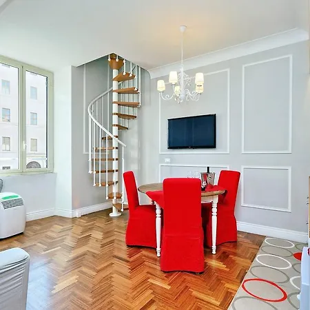 Elegant Vibia 300 Mt From Colosseum *