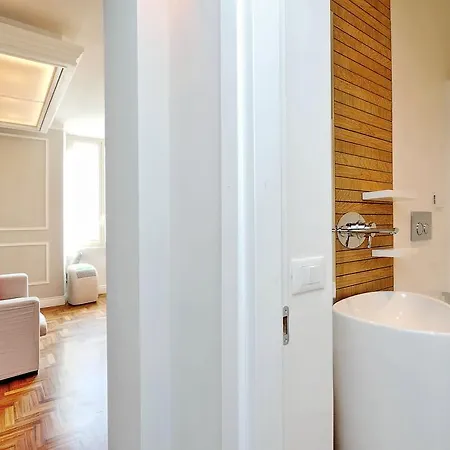 Elegant Vibia 300 Mt From Colosseum * Roma
