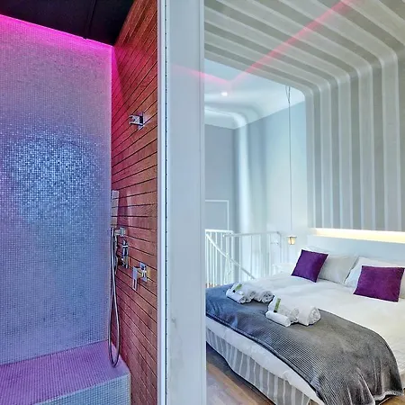 Elegant Vibia 300 Mt From Colosseum Apartment