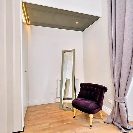 Elegant Vibia 300 Mt From Colosseum * 罗马