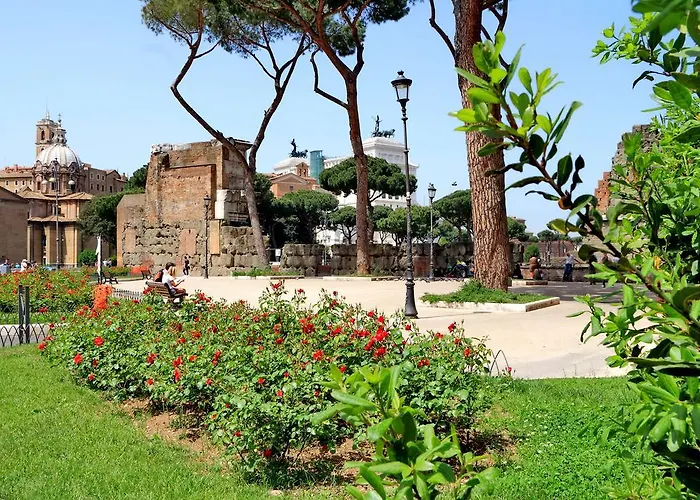 Elegant Vibia 300 Mt From Colosseum *