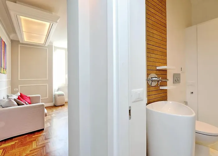 Elegant Vibia 300 Mt From Colosseum * 罗马